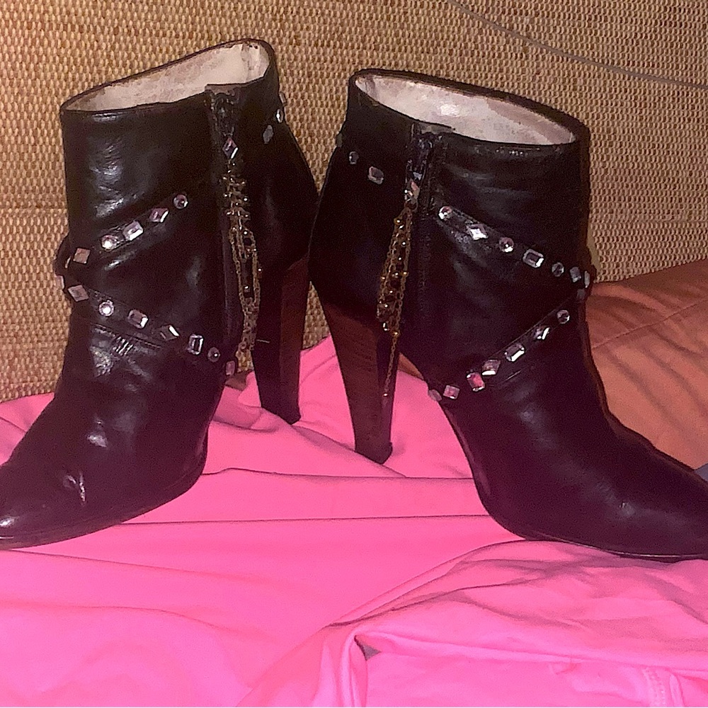 SOLD ….Chic dress ankle boots. Made in Italy. Leather